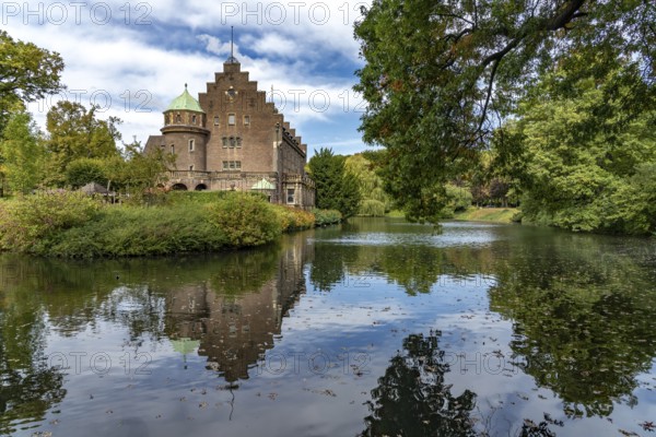 Das Wasserschloss Haus Wittringen in Gladbeck, Ruhr area, North Rhine-Westphalia, Germany