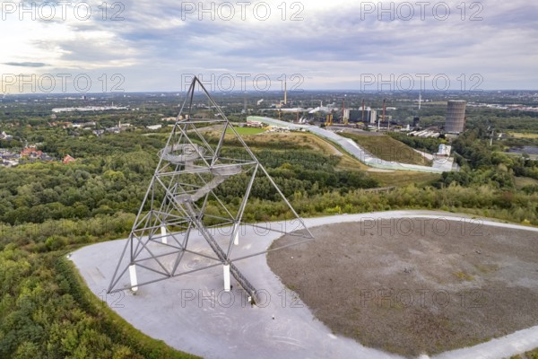 The Emscherblick heap event, tetrahedron for short, seen from the air in Bottrop, Ruhr region, North Rhine-Westphalia, Germany