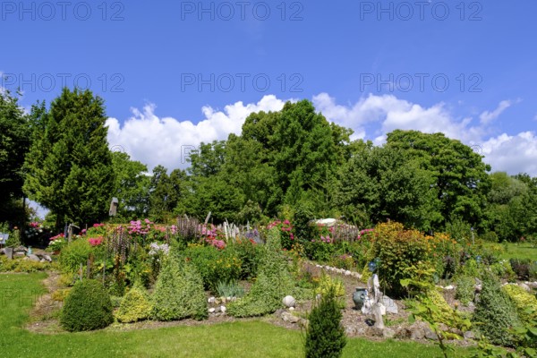 Blumengarten mit Klosterkirche, Campanile, Fraueninsel, Chiemsee, Chiemgau, Upper Bavaria, Bavaria, Germany