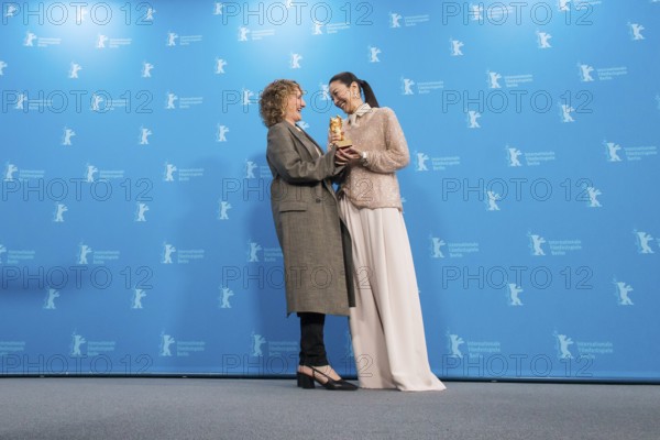 Tricia Tuttle (Artistic Director of the Berlinale) and Michelle Yeoh with the Golden Bear at the Photocall at the Hyatt Hotel Berlin on 13.02.2026. The 76th Berlin International Film Festival will take place from 12 to 22 February 2026