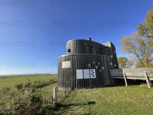 Perfect place to observe cranes, Nabu, Kranorama am Günzer See, Crane (Grus grus), Mecklenburg-Western Pomerania, Western Pomeranian Lagoon Landscape, Germany