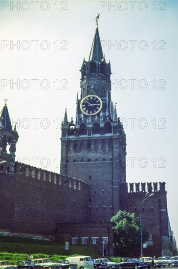 Spasskaya Tower, Tower of the Saviour, Kremlin complex of buildings, Moscow, Russia, built 1491 by Italian architect Pietro Antonio Solari, photographed 1971