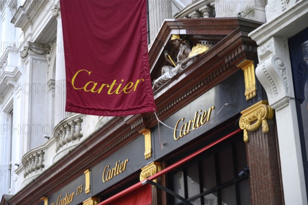 FLondon, UK. January 29th 2025. lagship store of luxury brand Cartier, a boutique selling high end jewellery and watches in the fashionable West End district of Mayfair, London, UK