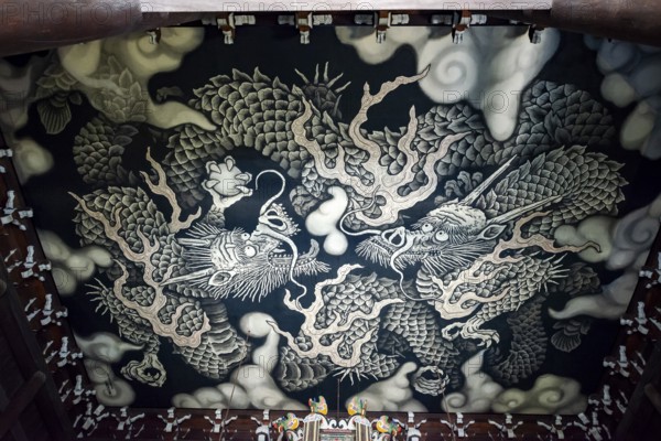Interior view of Hodo Hall in Kennin-ji Buddhist Temple, Twin Dragon ceiling painting by artist Koizumi Junsaku, Kenninji Temple, Komatsucho, Kyoto, Japan