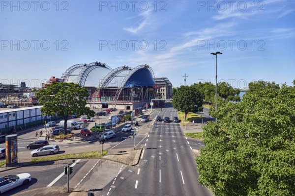 Large tent Musical Dome, general architecture, street, lantern, lanes, road markings lanes, pedestrian ford and stop line, cars, parking lot, lawn, trees, bird's-eye view, blue sky, cirrus clouds, federal road B51, Konrad-Adenauer-Ufer, Cologne, district-free city, North Rhine-Westphalia, Germany