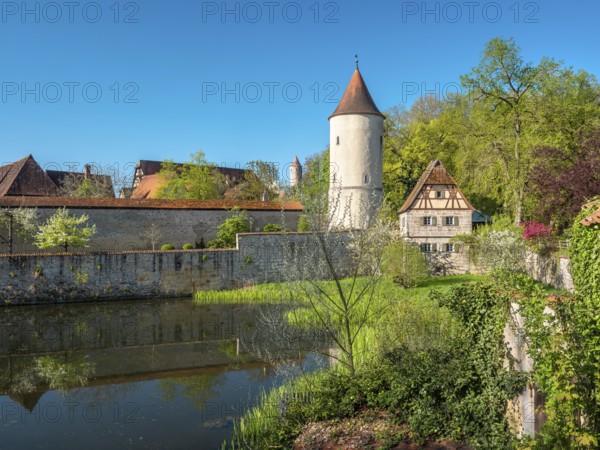 Faulturm mit Parkwächterhäuschen an der Stadtmauer, Romantische Straße, Dinkelsbühl, Middle Franconia, Bavaria, Germany