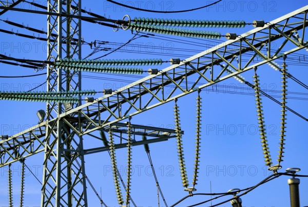 Mülheim, North Rhine-Westphalia, Germany - Transformer substation, critical infrastructure, node in the high-voltage grid of the transmission system operator Amprion. Conversion and distribution at the high-voltage level. Grid level: The station operates in the high-voltage range (380 kV and 110 kV) . It is used for the transformation and distribution of electrical energy in the Ruhr region and provides a connection between the transmission grid (Amprion) and regional distribution grids