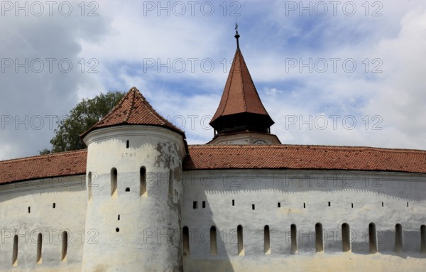 Fortified church of Tartlau, Prejmer, over 270 chambers on four floors are built into the interior of the castle walls, which served as a refuge and storage space for the villagers during sieges, one of the best-preserved fortified churches in Transylvania, Romania
