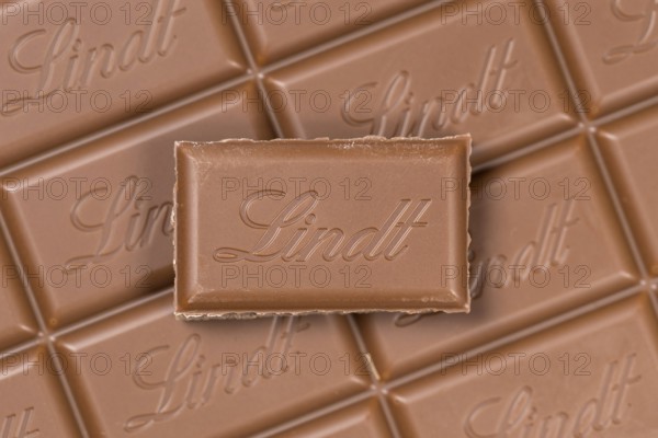 Lindt Schokolade Swiss chocolate bar chocolates with logo in Stuttgart, Germany