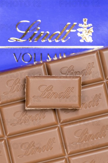 Lindt Schokolade Swiss chocolate bar chocolates with logo in Stuttgart, Germany
