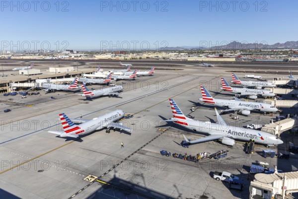 Boeing and Airbus American Airlines aircraft with license plate N965NN at Phoenix airport, USA