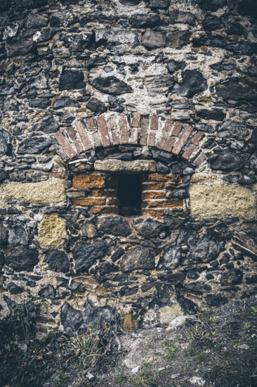 Detailed view of the defensive defence tower of the Mägdeberg castle ruins, Mühlhausen-Ehingen, Hegau, Konstanz district, Baden-Württemberg, Germany