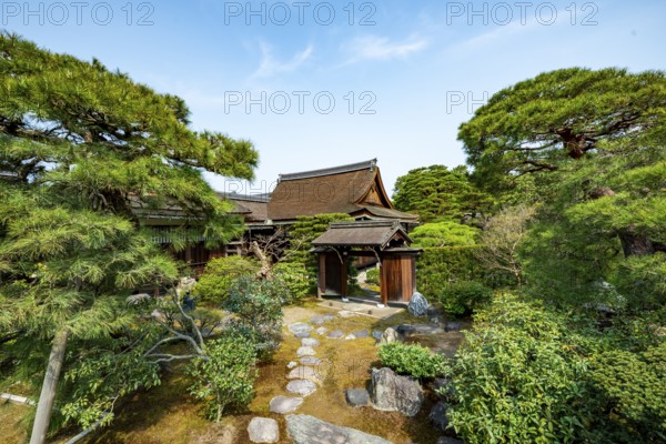 Way to a small gate, Gonaitei Garden, Japanese Garden, Kyoto Imperial Palace, Kyoto, Japan