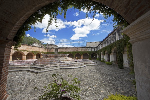 Cloister and Colonial Fountain of Los Pescados in the Mercedarian Monastery, Iglesia y Convento de Nuestra Señora de Las Mercedes, Convento e Iglesia de La Merced, Old Town, Antigua, Sacatepéquez Department, Guatemala