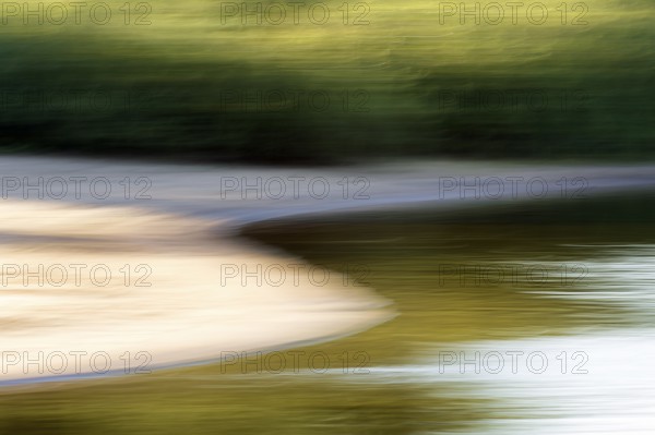 Riverbank with beach, minimalistic presentation, evening light, mopping effect, Lower Saxony Elbe floodplain, UNESCO Elbe River Landscape Biosphere Reserve, Lower Saxony, Germany