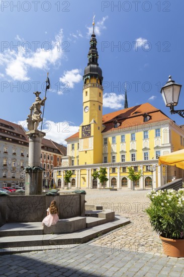 Ritter-Dutschmann-Brunnen on the main market square with town hall, Bautzen, Upper Lusatia, Saxony