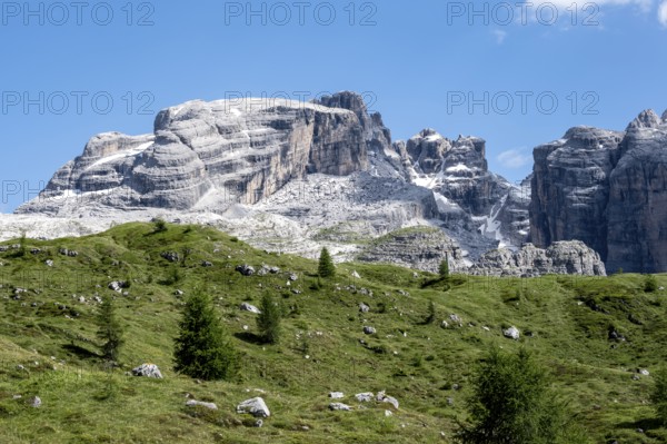 Mountain peaks of the Brenta Mountains, mountain landscape on the Grosté Plateau, Brenta Natural Park, Trentino, Italy