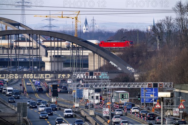 Traffic jam on the A43 motorway near Herne, heading north, in front of the barrier system, the vehicles heavier than 3.5 t stop and are then diverted, behind the barrier there is a dilapidated bridge across the Rhine-Herne Canal, which must be renewed, heavy vehicles must not pass through the bridge, railway bridges, North Rhine-Westphalia, Germany