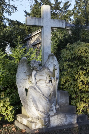 Tomb of painter Andreas Achenbach, grave angel of sculptor Karl Janssen, Nordfriedhof Düsseldorf, North Rhine-Westphalia, Germany