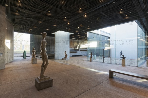 Lehmbruck-Museum, exhibition hall with sculptures by sculptor Wilhelm Lehmbruck, Duisburg, North Rhine-Westphalia, Germany