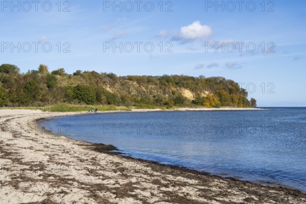 Beach and cliffs, people on the beach, autumn, Lobbe, Mönchgut, Rügen, island, Baltic Sea, Mecklenburg-Western Pomerania, Germany