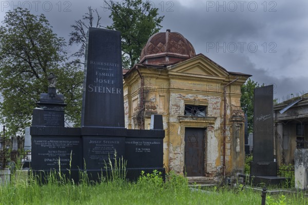 German-Jewish graves, memorial in the back, Jewish cemetery, since 1866, Czernowicz, Bukovina, Ukraine
