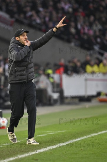 Coach coach Julian Schuster SC Freiburg SCF on the sidelines gesture gesture soccer Bundesliga, MHPArena, MHP Arena Stuttgart, Baden-Württemberg, Germany