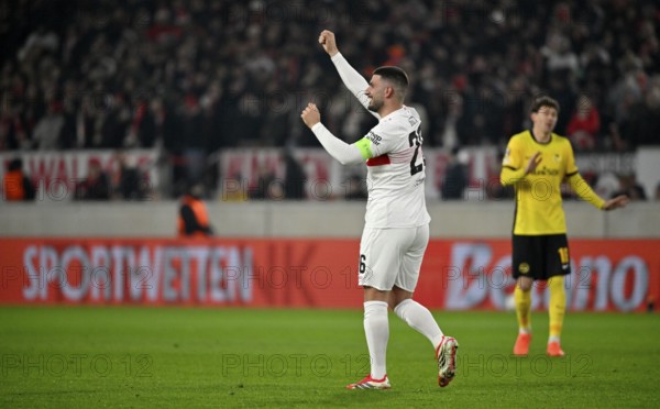 Goal celebration Deniz Undav VfB Stuttgart (26) Gesture Gesture in the background Perimeter advertising Logo SPORTWETTEN Football, UEFA EUROPA LEAGUE, MHPArena, MHP Arena Stuttgart, Baden-Württemberg, Germany