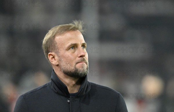 Coach Coach Sebastian Hoeness VfB Stuttgart Portrait Looking up Football, UEFA EUROPA LEAGUE, MHPArena, MHP Arena Stuttgart, Baden-Württemberg, Germany