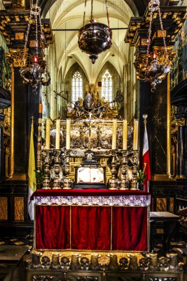 Mausoleum of St. Stanislaw, Krakow Bishop and Patron of Poland, 11th century, canopy with gilded dome supported by four angels, Wawel Cathedral, Coronation and Burial Church of the Kings of Poland, 11th century, Krakow, Poland