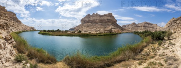 Wadi Sinaq near Hasik, Oman