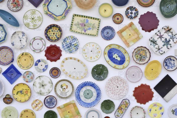 House wall with traditionally painted ceramic plates, Vila do Bispo, Algarve, Portugal