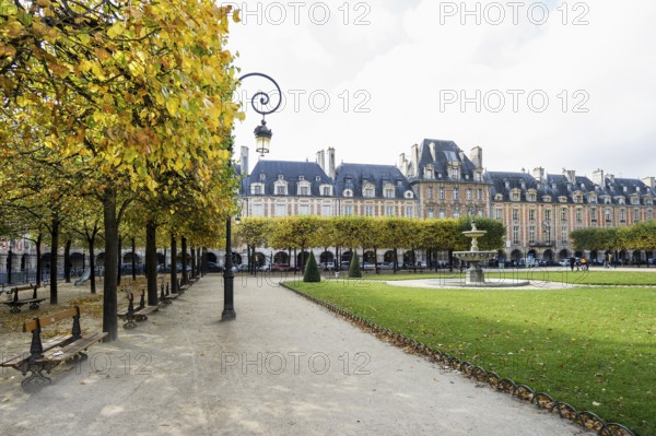 Place des Vosges, Marais, Paris, France