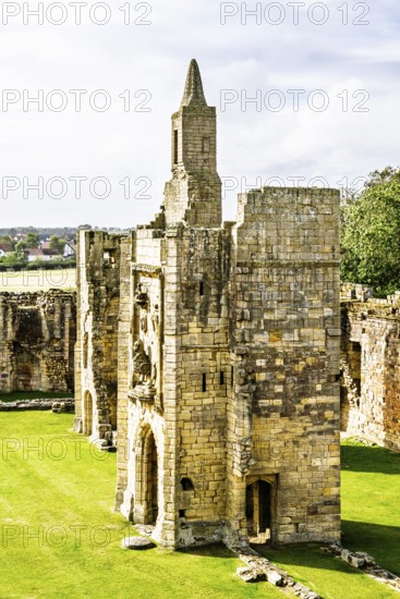 Ruins of Warkworth Castle, River Coquet, Warkworth, Northumberland, England, UK