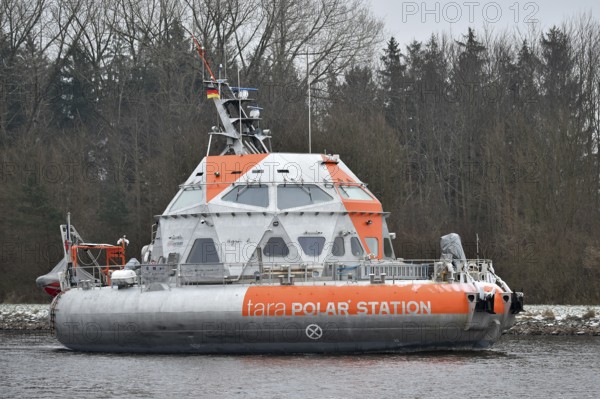 Research vessel, TARA POLAR STATION research station sails in the Kiel Canal, NOK, Kiel Canal, Kiel Canal, Schleswig-Holstein, Germany