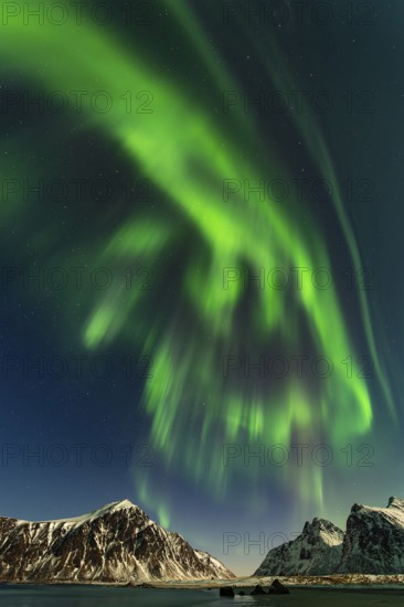 Aurora over the mountains and sea of Lofoten, Northern Lights, Northern Lights, Landscape, Leknes, Nordland/Lofoten, Norway