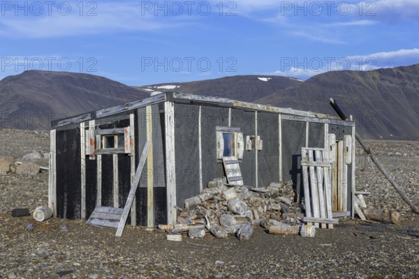 1928 Ritter Hut, built by Norwegian trapper Hilmar Nøis where Austrian author Christiane Ritter spent the winter of 1934–1935, Svalbard, Spitsbergen