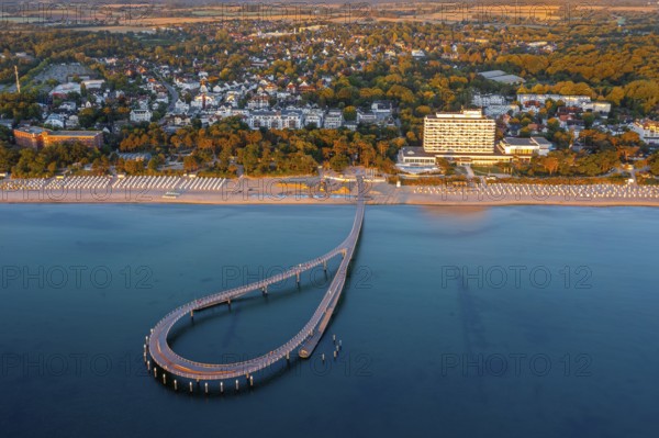 Aerial view over Maritim Seebrücke / maritime pier over the Baltic Sea at seaside resort Timmendorfer Strand, Ostholstein, Schleswig-Holstein, Germany