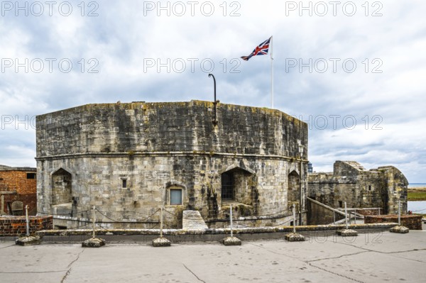 Hurst Point Lighthouse and Hurst Castle, Hurst Spit, Milford on Sea, Lymington, Hampshire, UK