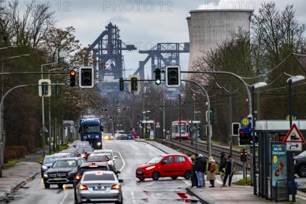 Hüttenwerke Krupp-Mannesmann, HKM in Duisburg-Hüttenheim, 2 blast furnaces, gas power plant cooling towers, Ehinger Straße, North Rhine-Westphalia, Germany
