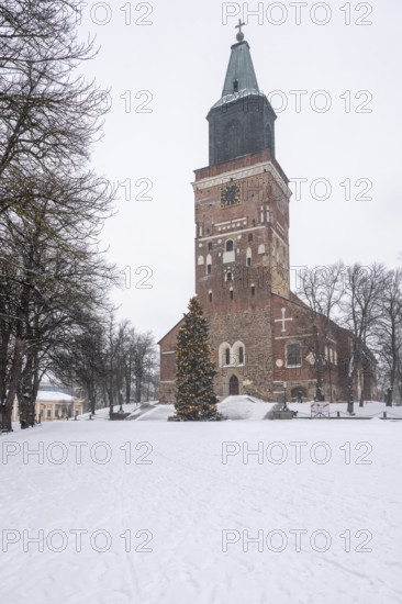 Turku Cathedral, Finnish Turun Tuomiokirkko, Swedish Åbo Domkyrka, medieval cathedral, main church of the Evangelical Lutheran Church, wintery Turku, Finland