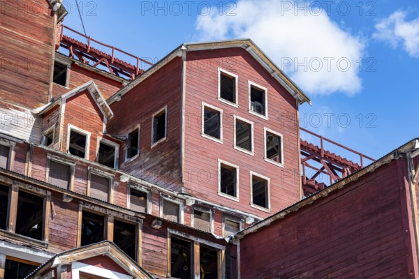 Kennicott Red Buildings, Kennicott Concentration Mill to extract copper from quarried rock, Historic Kennecott Copper Mine, National Historic Landmark, Wrangell St. Elias National Park, Alaska, USA