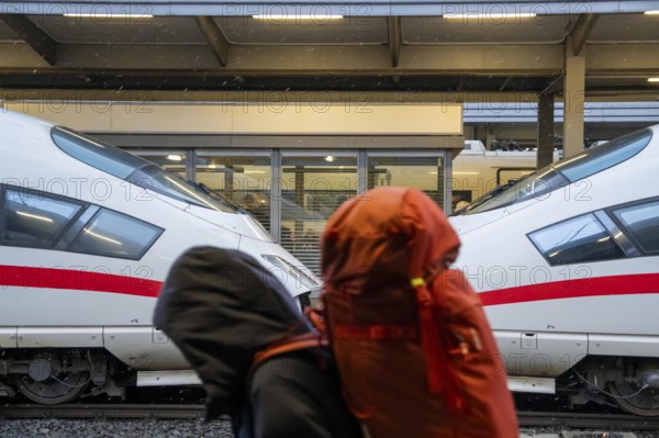 ICE train on the platform in Essen Central Station, North Rhine-Westphalia, Germany