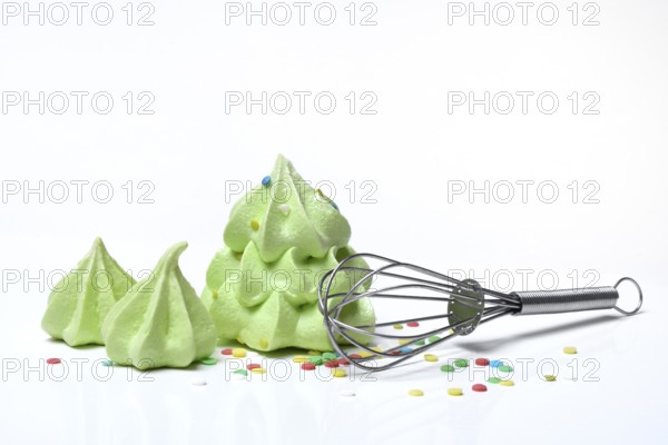 Meringue in the shape of a Christmas tree, Christmas cookies, meringue