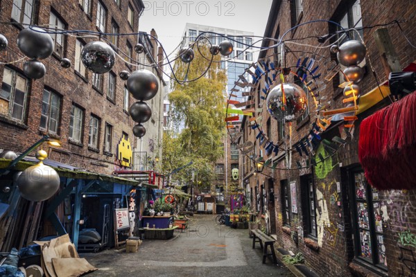 Trendy district with graffiti and installations in the Gängeviertel, Neustadt, Hamburg
