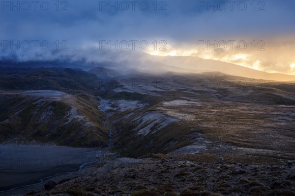Volcanic landscape, Tama Lake Walk (Tama Lakes Track), evening light, sunset. Tongariro National Park, North Island, New Zealand