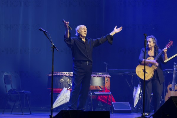 Herman van Veen, singer, songwriter, Netherlands, with the program Achtzig live, 04.12.2025, Admiralspalast, Berlin, Germany < english> Herman van Veen, singer, lyricist, Netherlands, with the program Achtzig live, December 4, 2025, Admiralspalast, Berlin, Germany