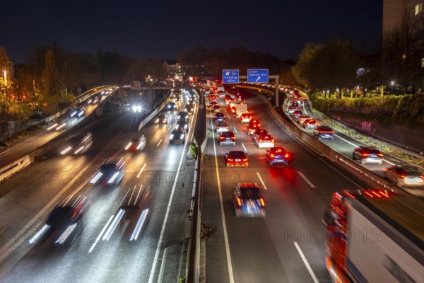 Autobahn A40, Ruhrschnellweg, traffic jams on both roads, at the Ruhrschnellwegstunnel in Essen, rush hour traffic, NR, Germany