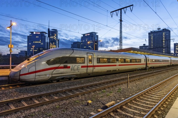 ICE trains, in Essen main station, on the platform, North Rhine-Westphalia, Germany