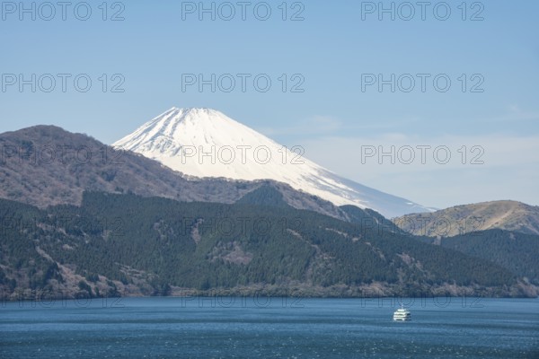 View of Lake Ashi with Mount Fuji volcano, Benten-no-hana Tenbodai viewpoint, Hakone Park, Hakone, Japan